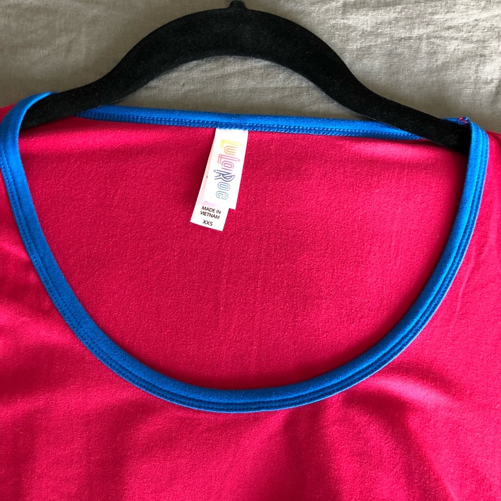 🌸 LuLaRoe Perfect Tee EUC Size XXS Pink & Blue 🌸 - Picture 4 of 4